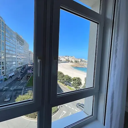 Primera Linea De Playa De Riazor アパート